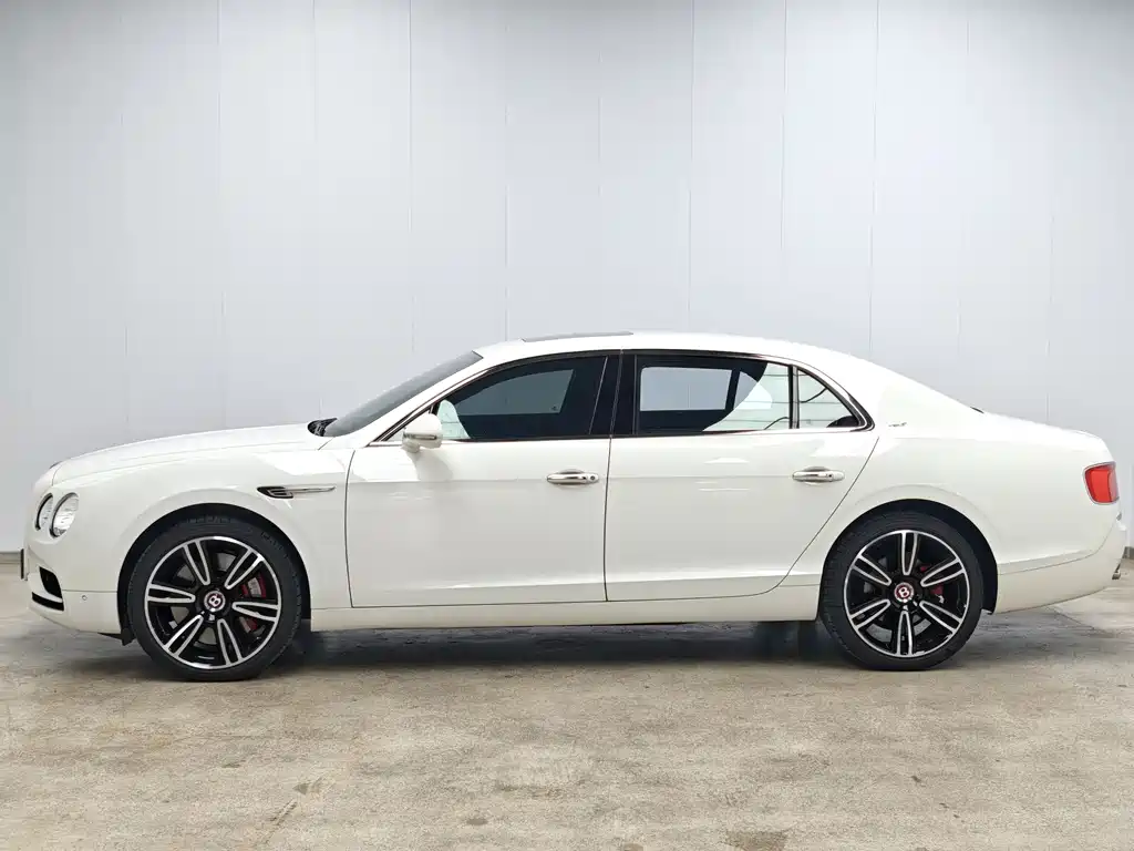 Bentley Flying Spur — фото 3