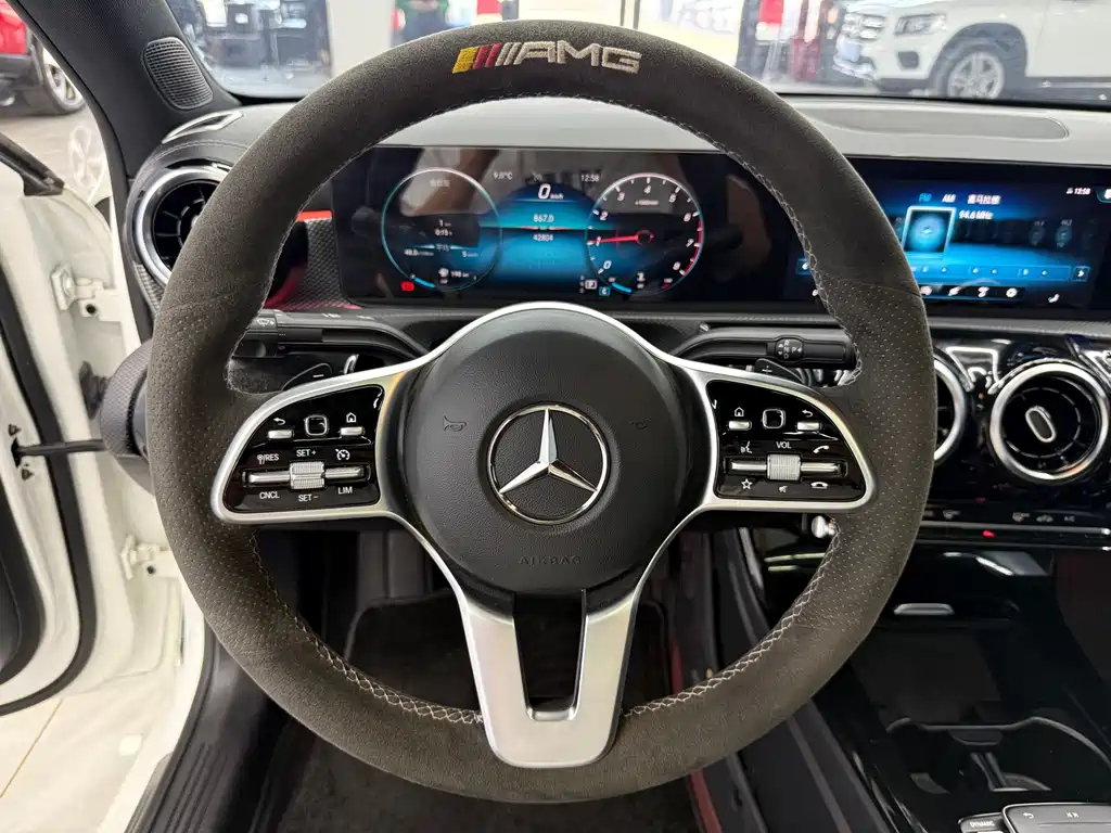 Mercedes-Benz A-Class — фото 14