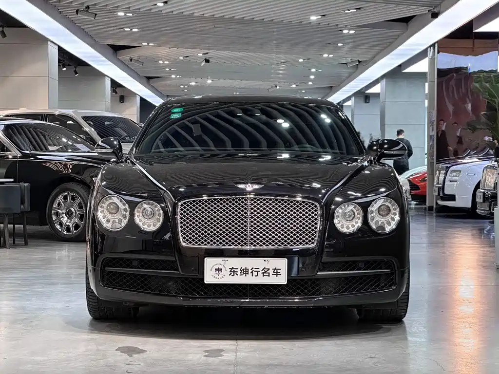 Bentley Flying Spur — фото 2
