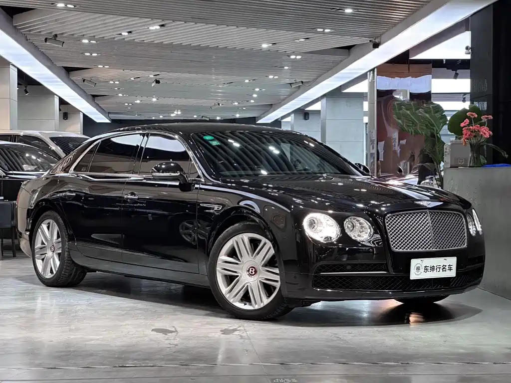Bentley Flying Spur — фото 3