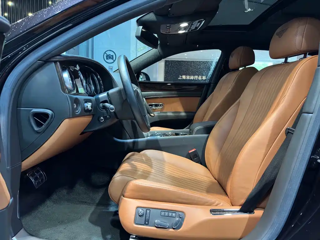 Bentley Flying Spur — фото 7