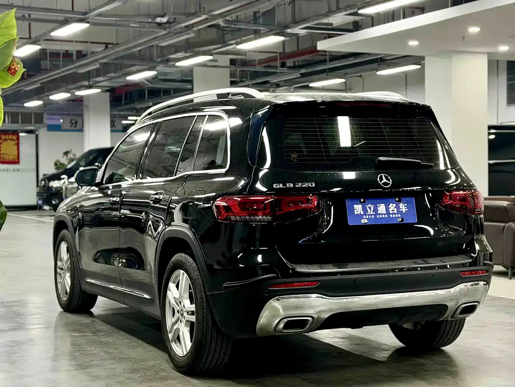 Mercedes-Benz GLB — фото 5