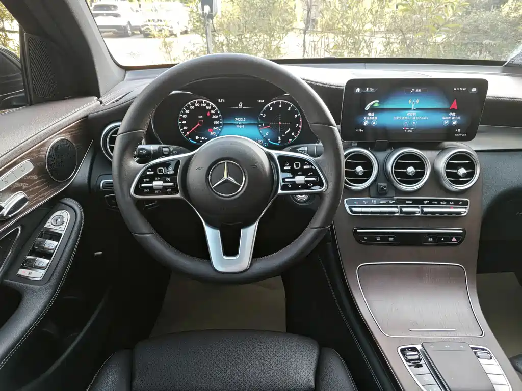 Mercedes-Benz GLC — фото 15