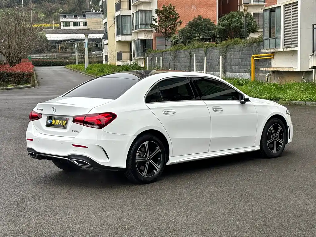 Mercedes-Benz A-Class — фото 9