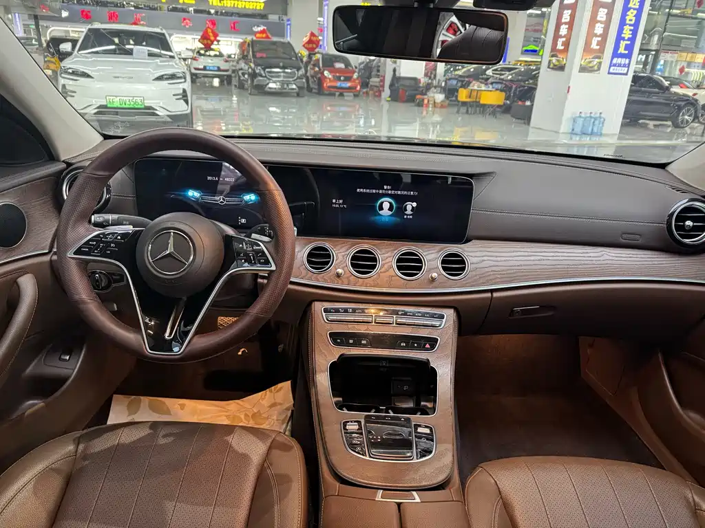 Mercedes-Benz E-Class — фото 11