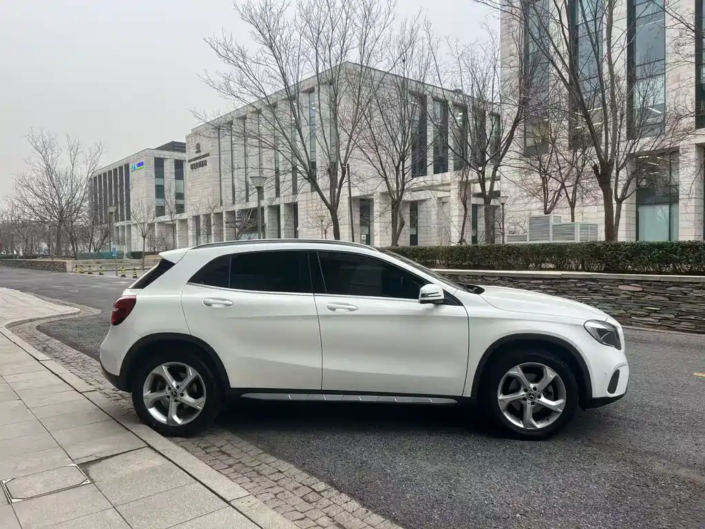 Mercedes-Benz GLA — фото 3