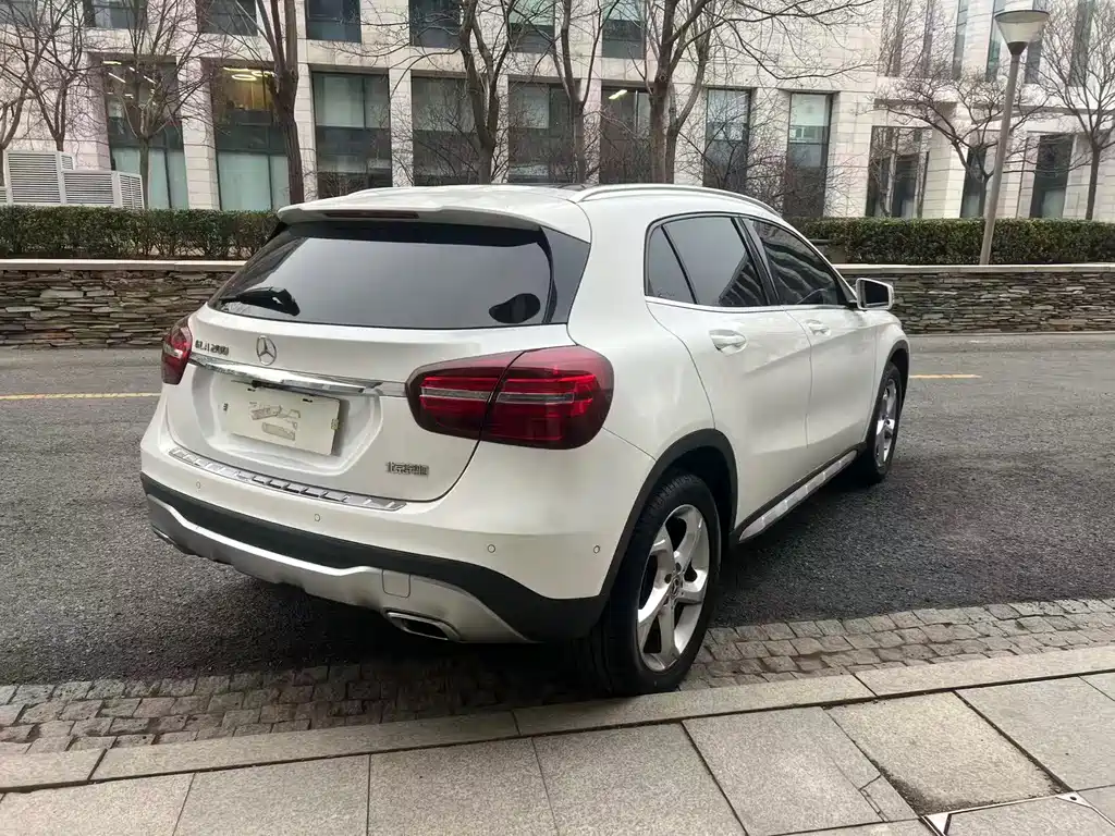 Mercedes-Benz GLA — фото 4