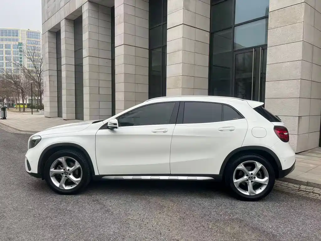 Mercedes-Benz GLA — фото 6