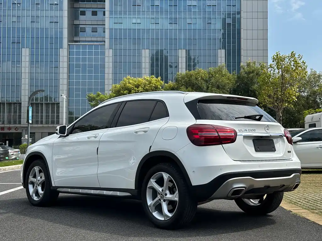 Mercedes-Benz GLA — фото 11