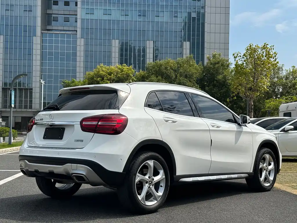 Mercedes-Benz GLA — фото 13