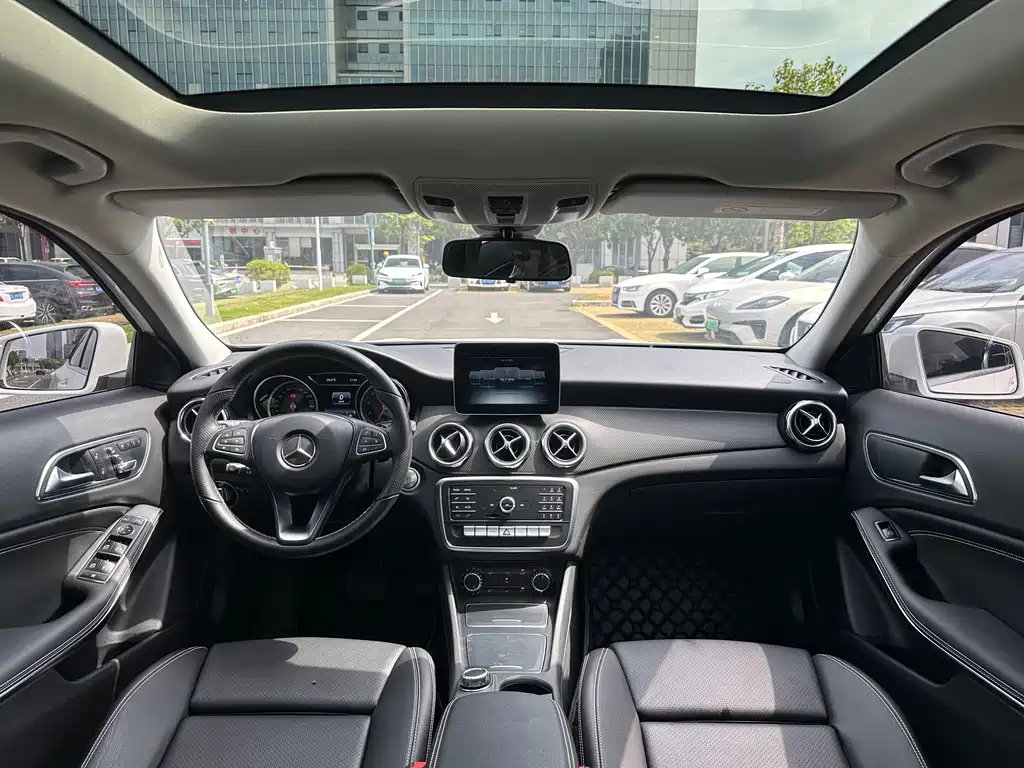 Mercedes-Benz GLA — фото 7