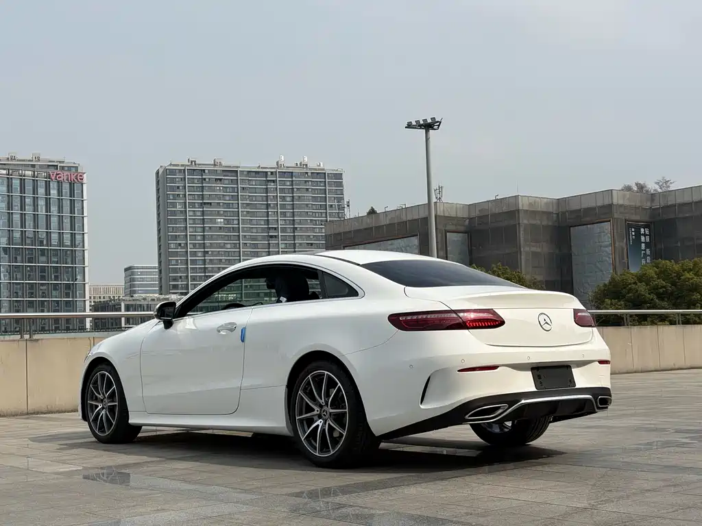 Mercedes-Benz E-Class (Import) — фото 11