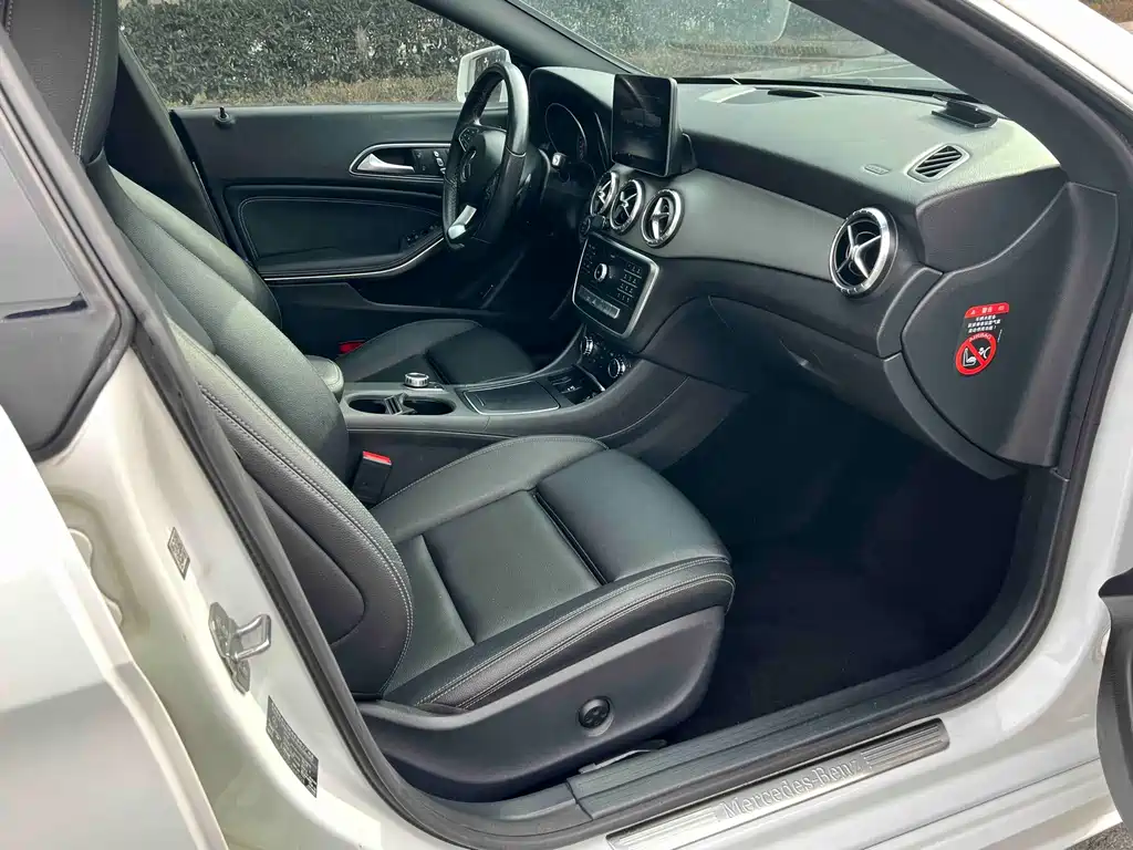 Mercedes-Benz CLA (Import) — фото 11