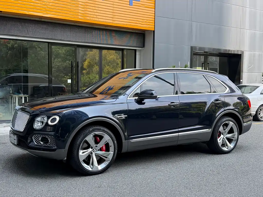 Bentley Bentayga — фото 3