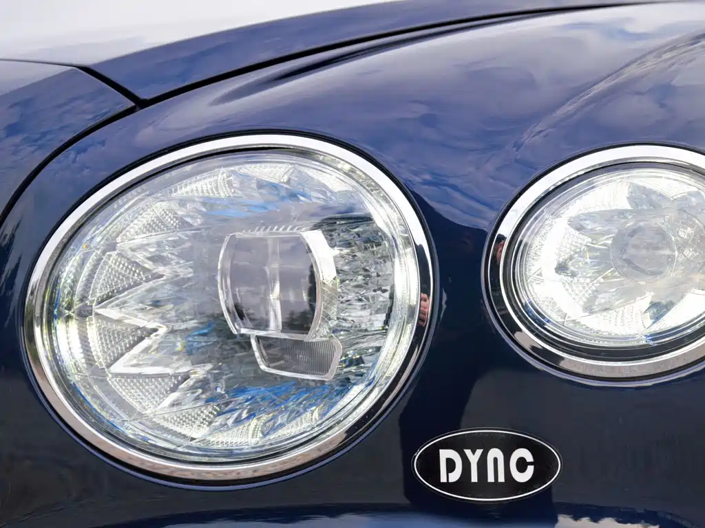 Bentley Flying Spur — фото 6