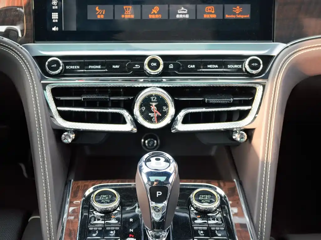 Bentley Flying Spur — фото 9