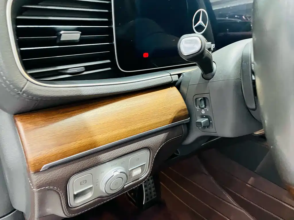 Mercedes-Benz GLS — фото 11