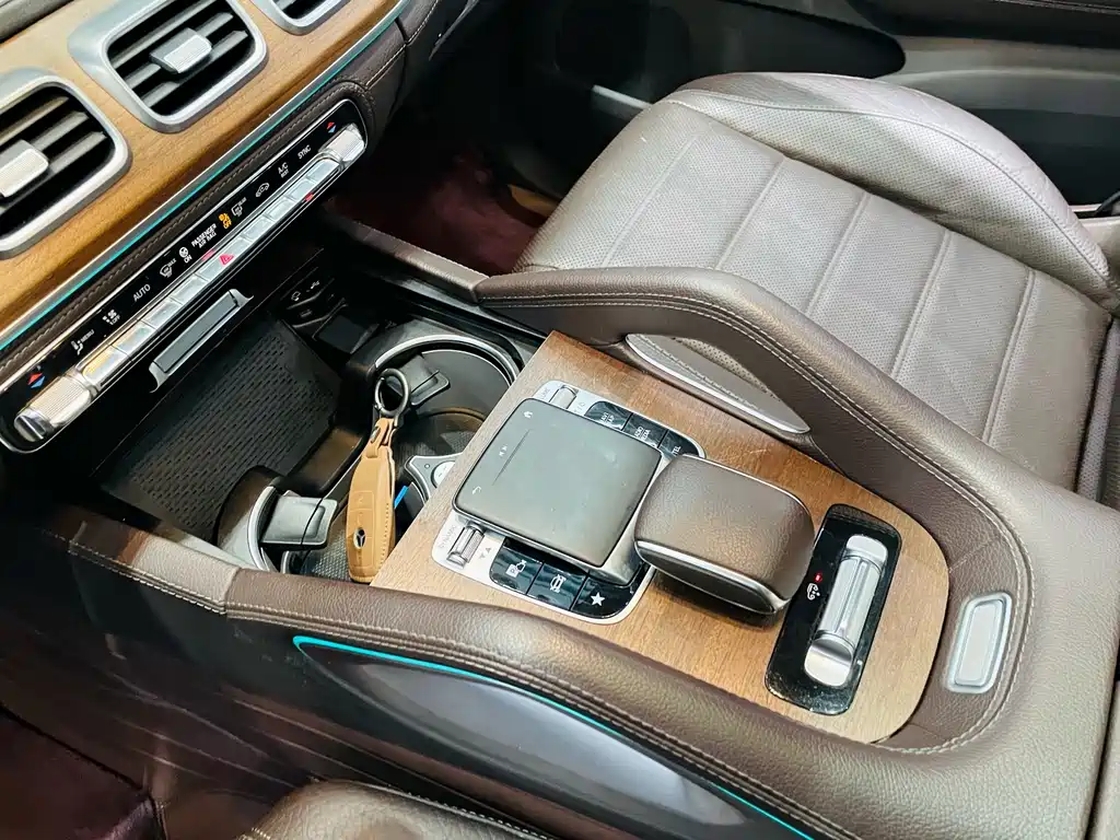 Mercedes-Benz GLS — фото 14