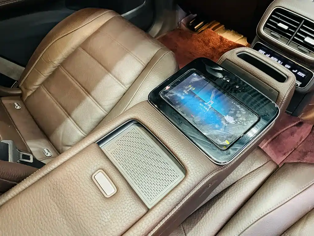 Mercedes-Benz GLS — фото 18