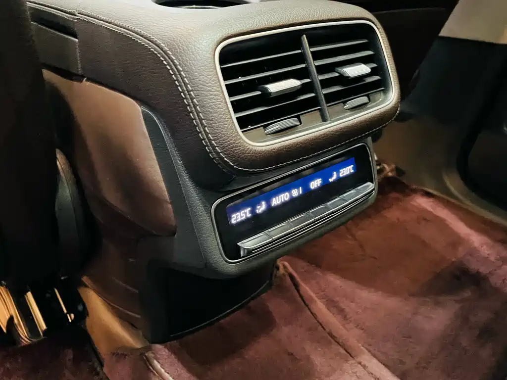 Mercedes-Benz GLS — фото 21