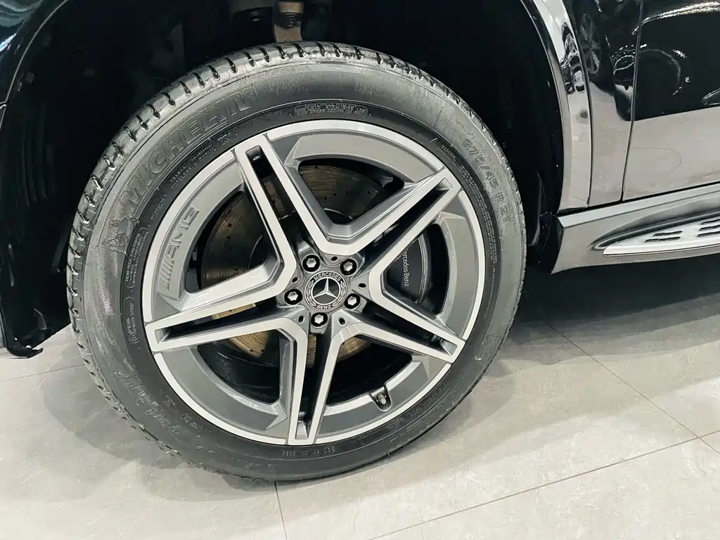 Mercedes-Benz GLS — фото 6