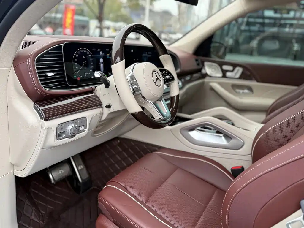 Mercedes-Benz GLS — фото 4
