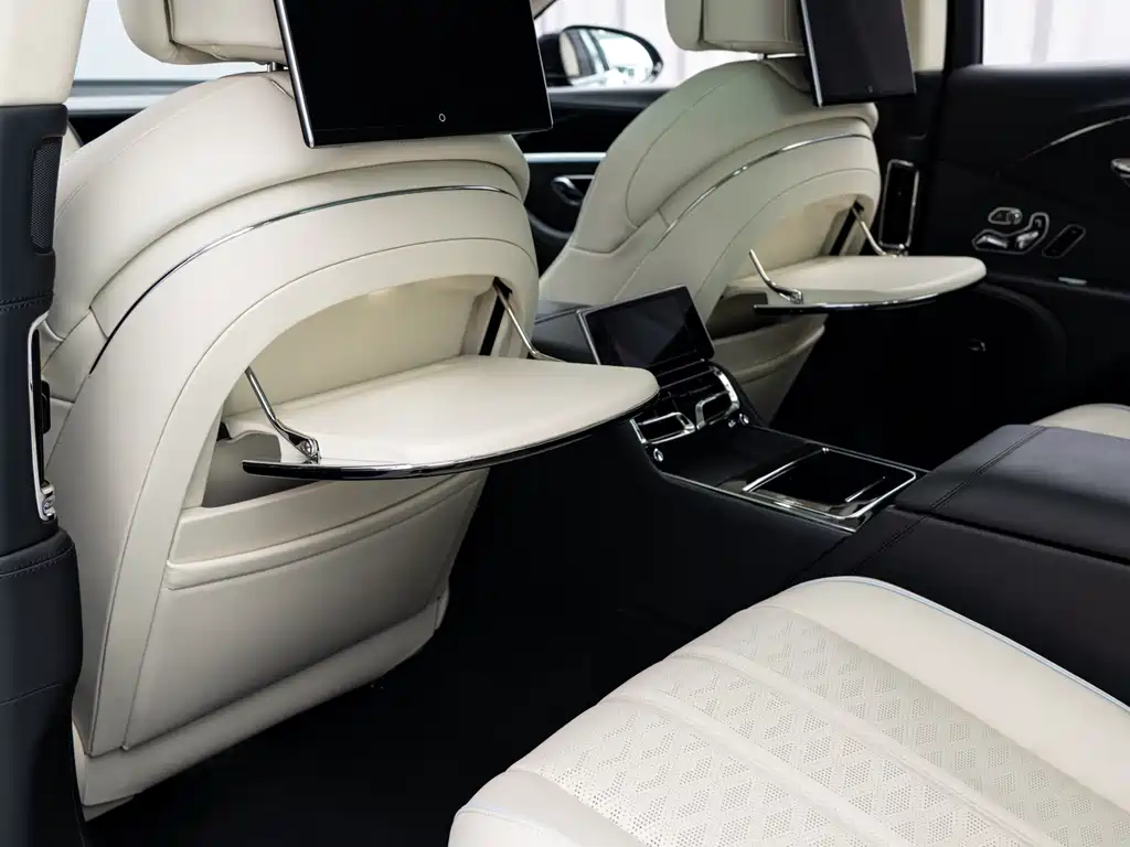 Bentley Flying Spur — фото 15