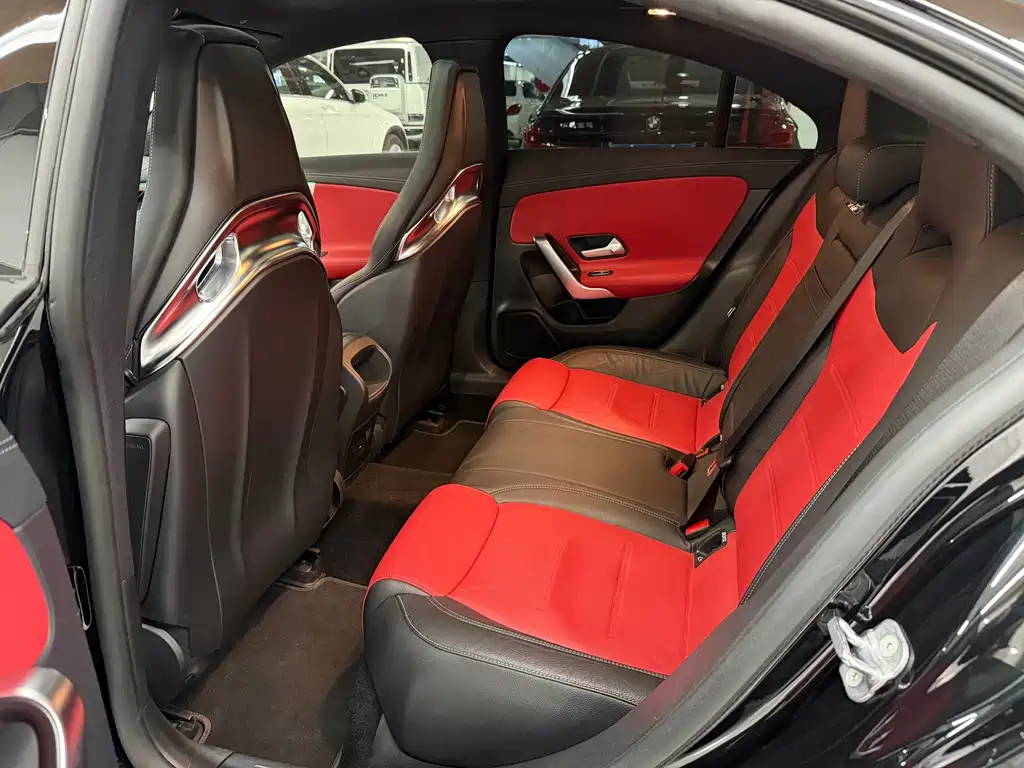 Mercedes-Benz CLA AMG — фото 9