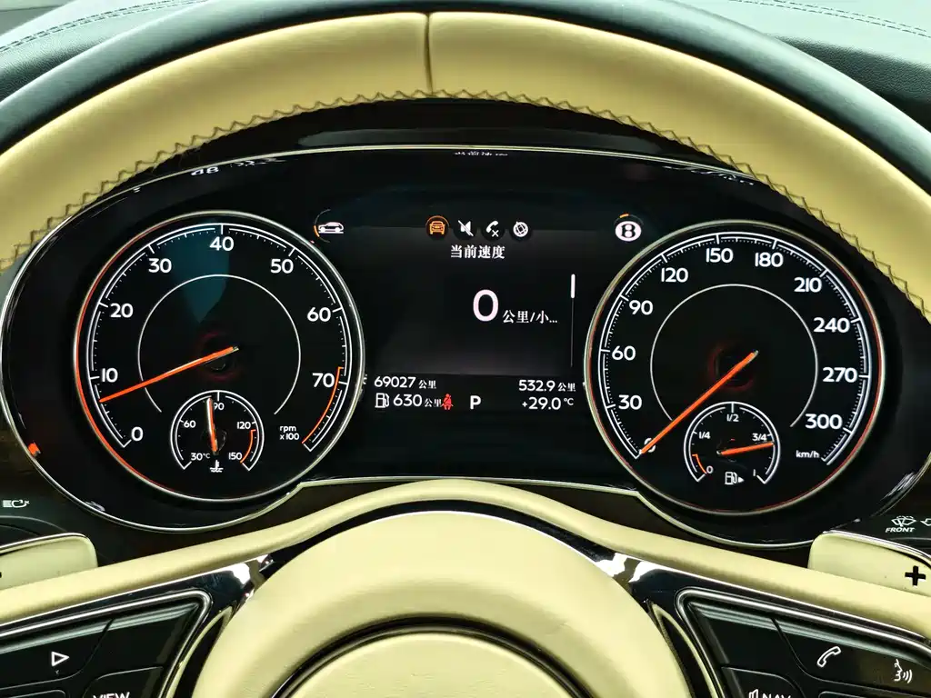 Bentley Bentayga — фото 11