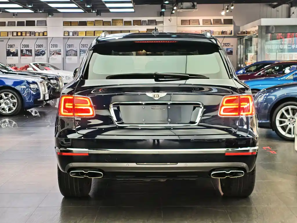 Bentley Bentayga — фото 5