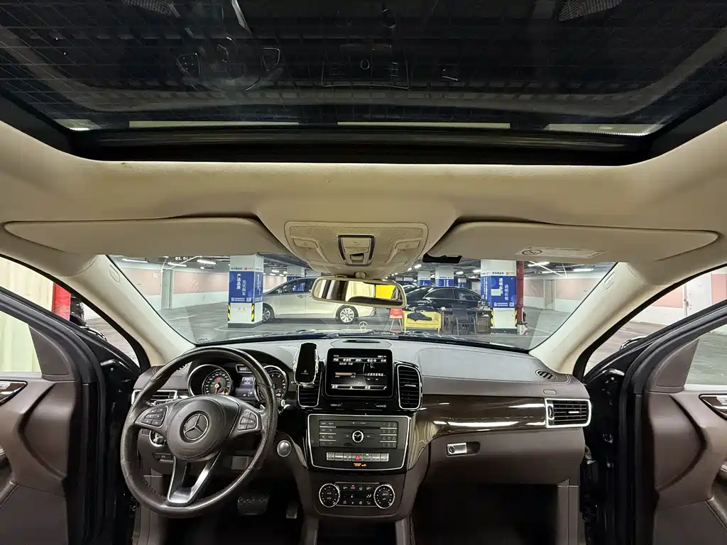 Mercedes-Benz GLS — фото 37