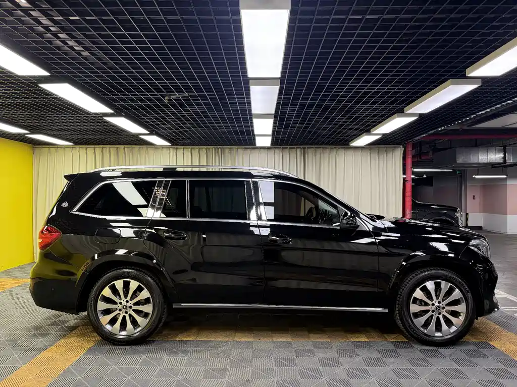 Mercedes-Benz GLS — фото 9