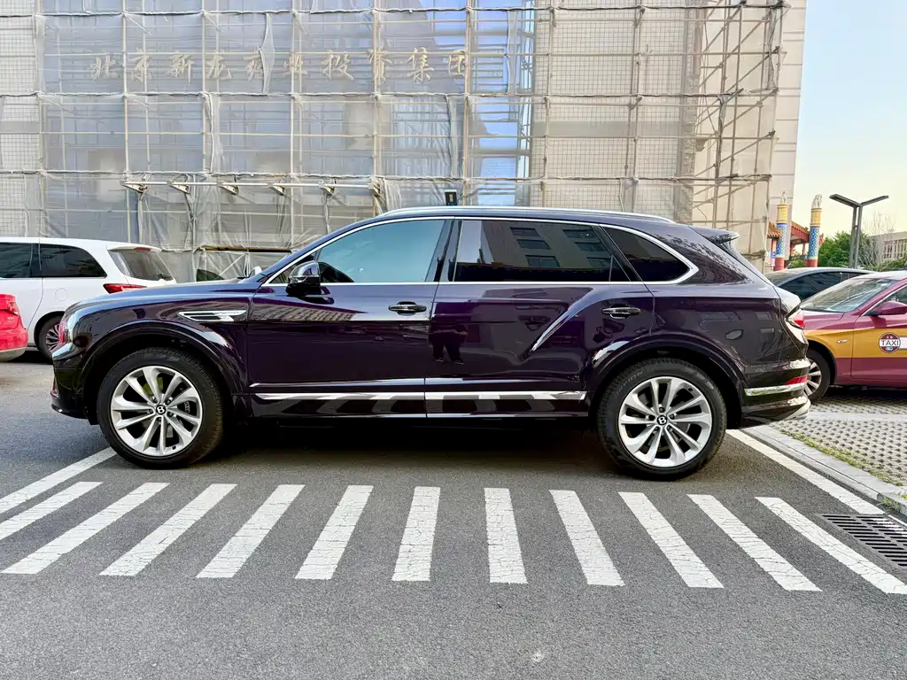 Bentley Bentayga — фото 3