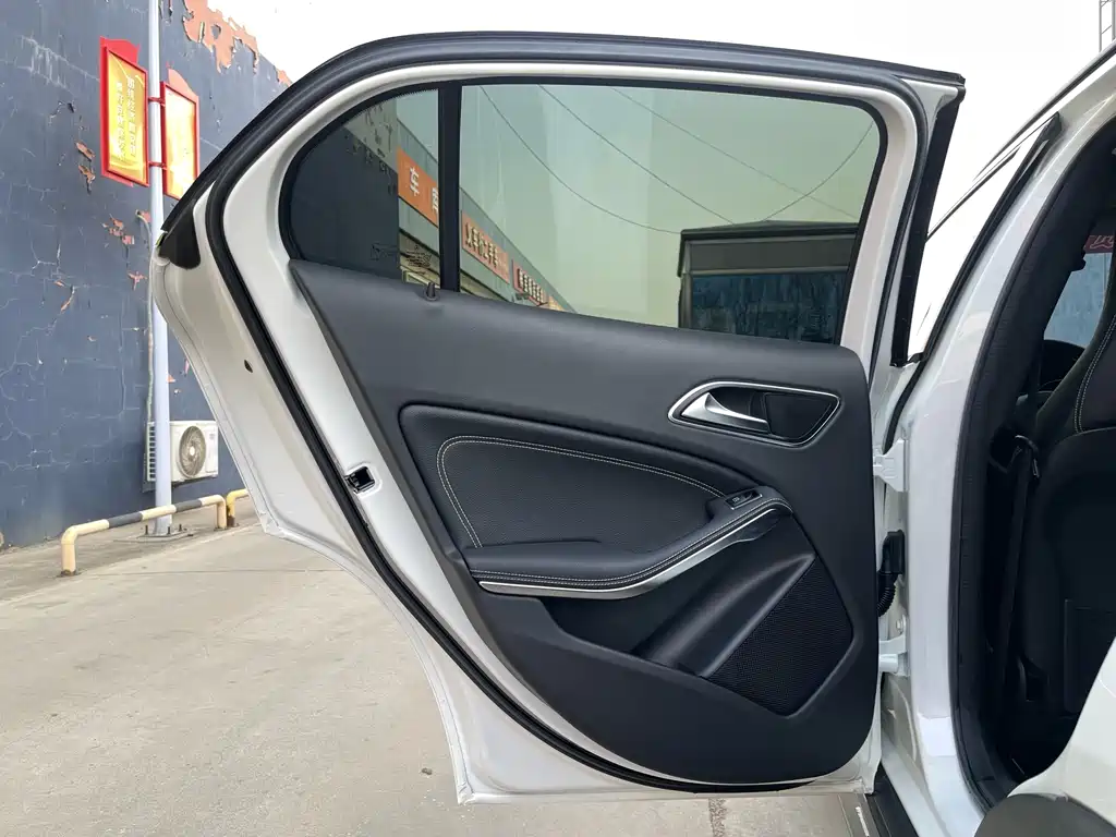 Mercedes-Benz GLA — фото 13