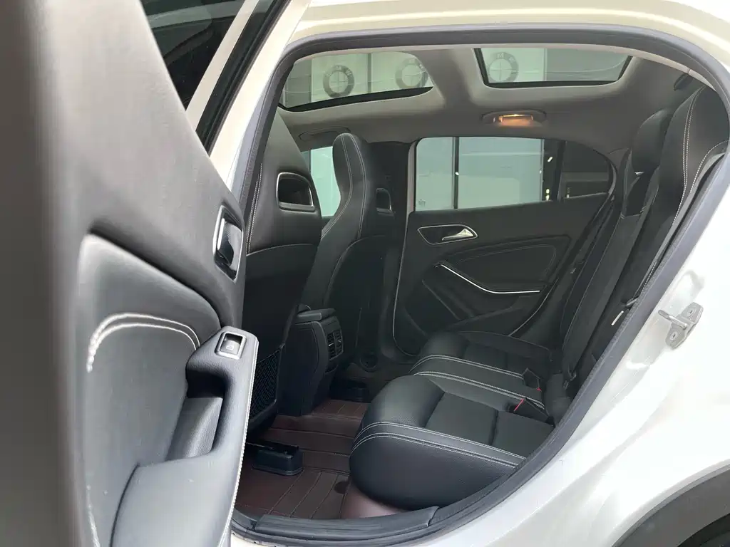 Mercedes-Benz GLA — фото 14