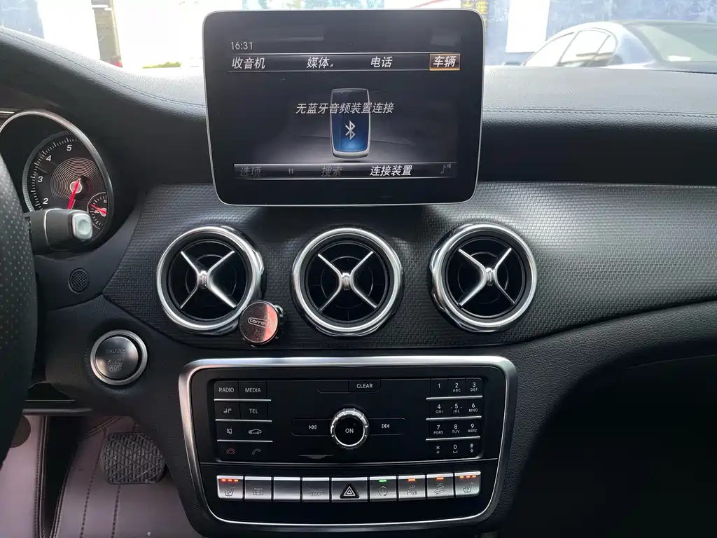 Mercedes-Benz GLA — фото 18