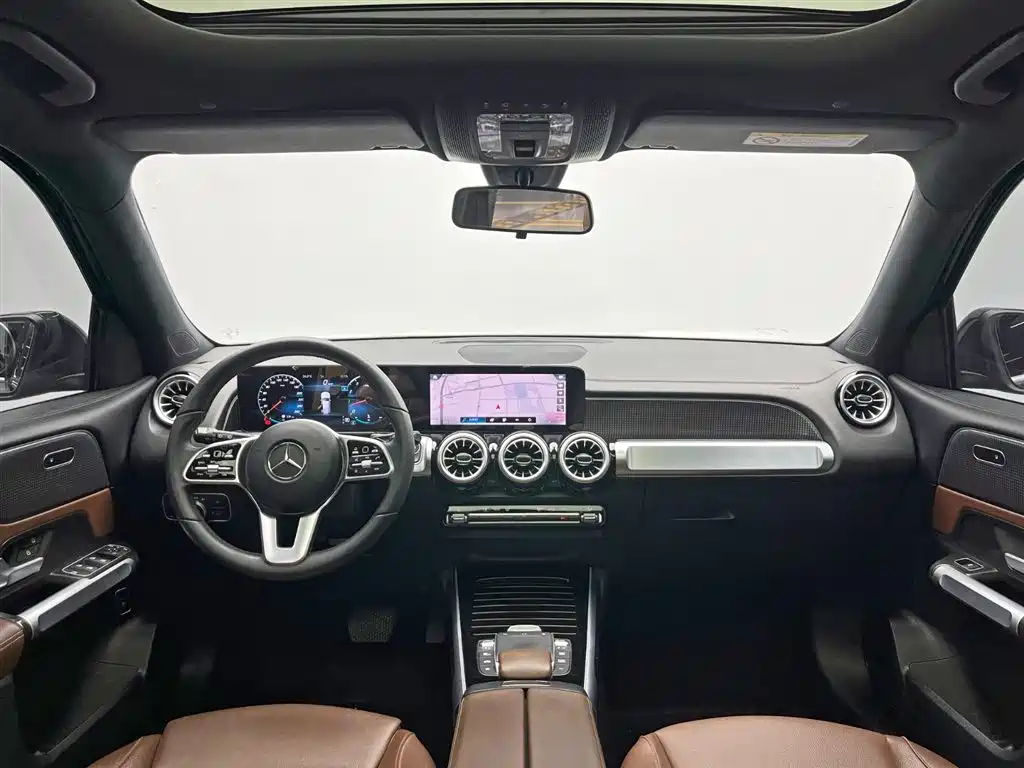 Mercedes-Benz GLB — фото 24