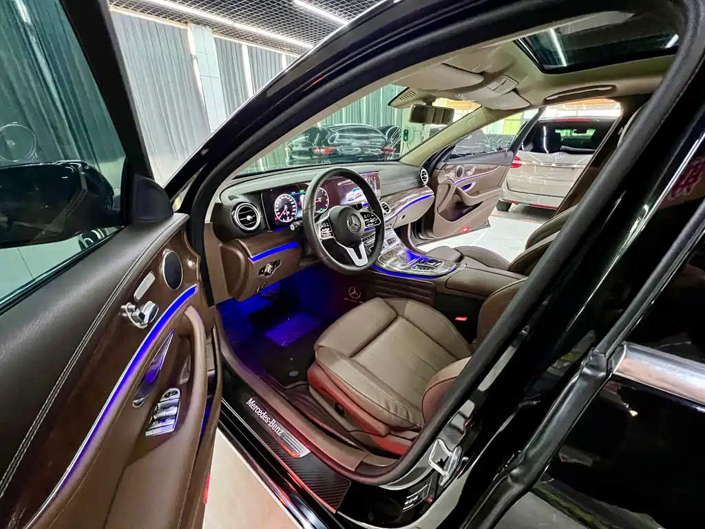 Mercedes-Benz E-Class — фото 10
