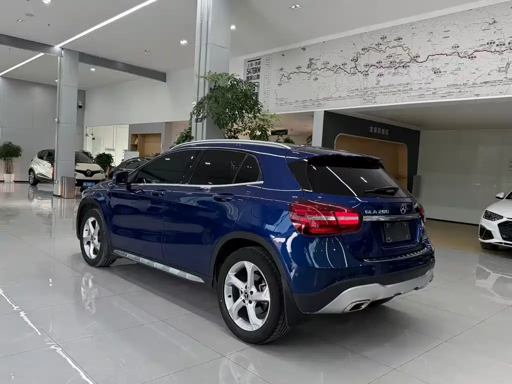 Mercedes-Benz GLA — фото 7