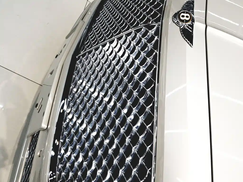 Bentley Bentayga — фото 17