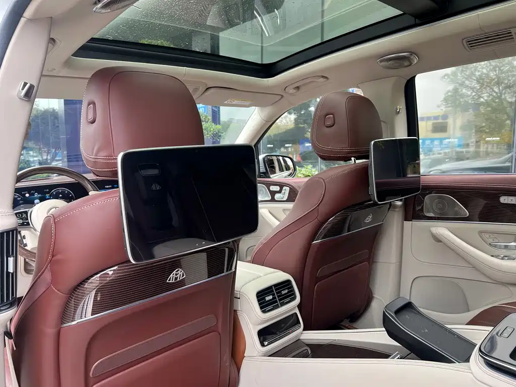 Mercedes-Benz GLS — фото 6