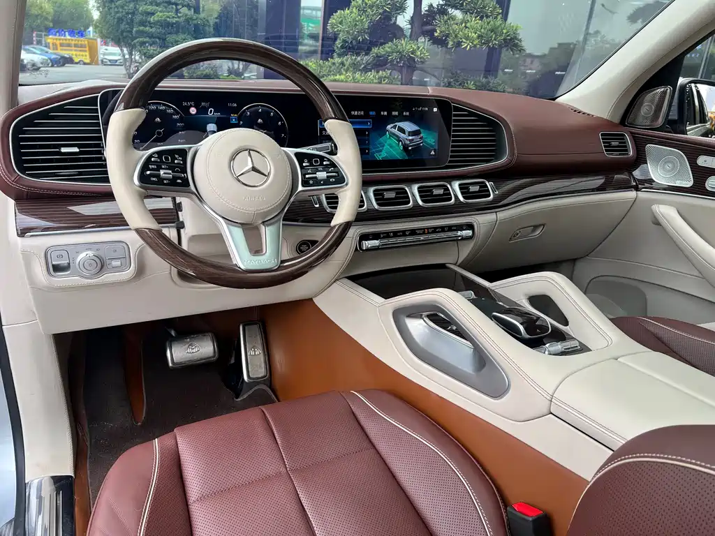 Mercedes-Benz GLS — фото 8