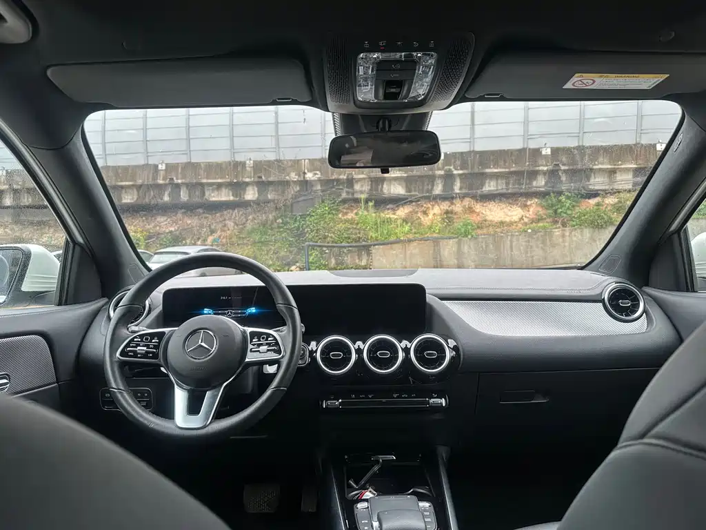 Mercedes-Benz GLA — фото 6