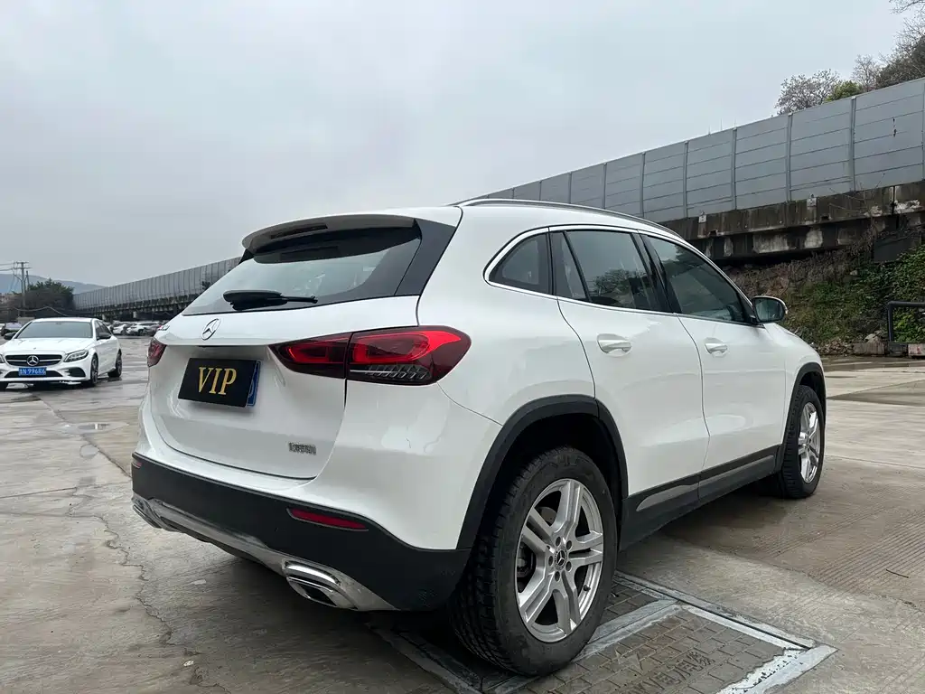 Mercedes-Benz GLA — фото 9