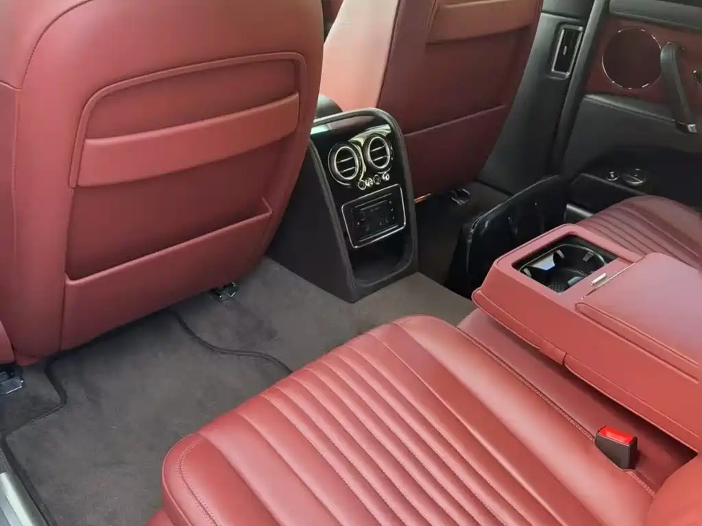 Bentley Flying Spur — фото 6