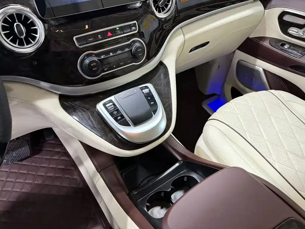 Mercedes-Benz Vito — фото 19