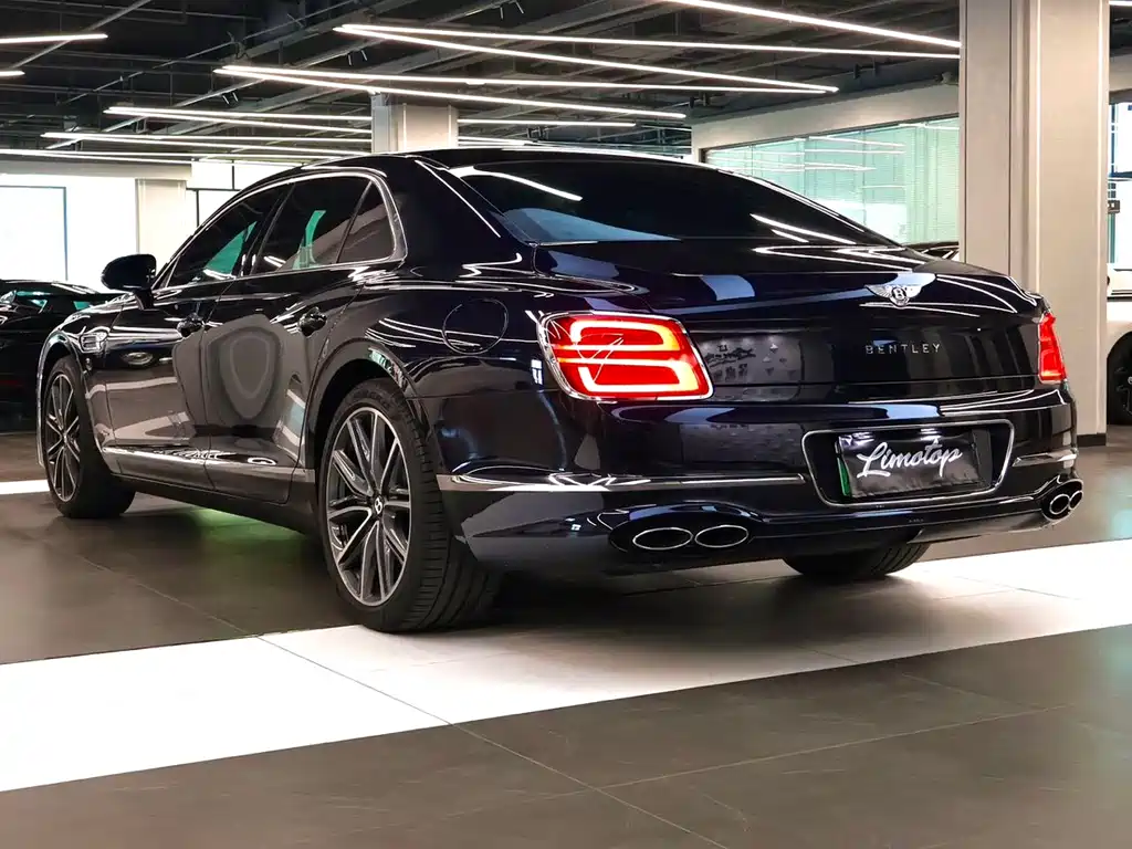 Bentley Flying Spur PHEV — фото 4