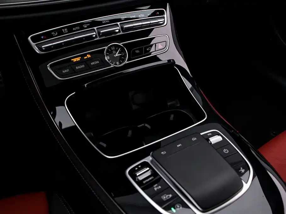 Mercedes-Benz E-Class (Import) — фото 9