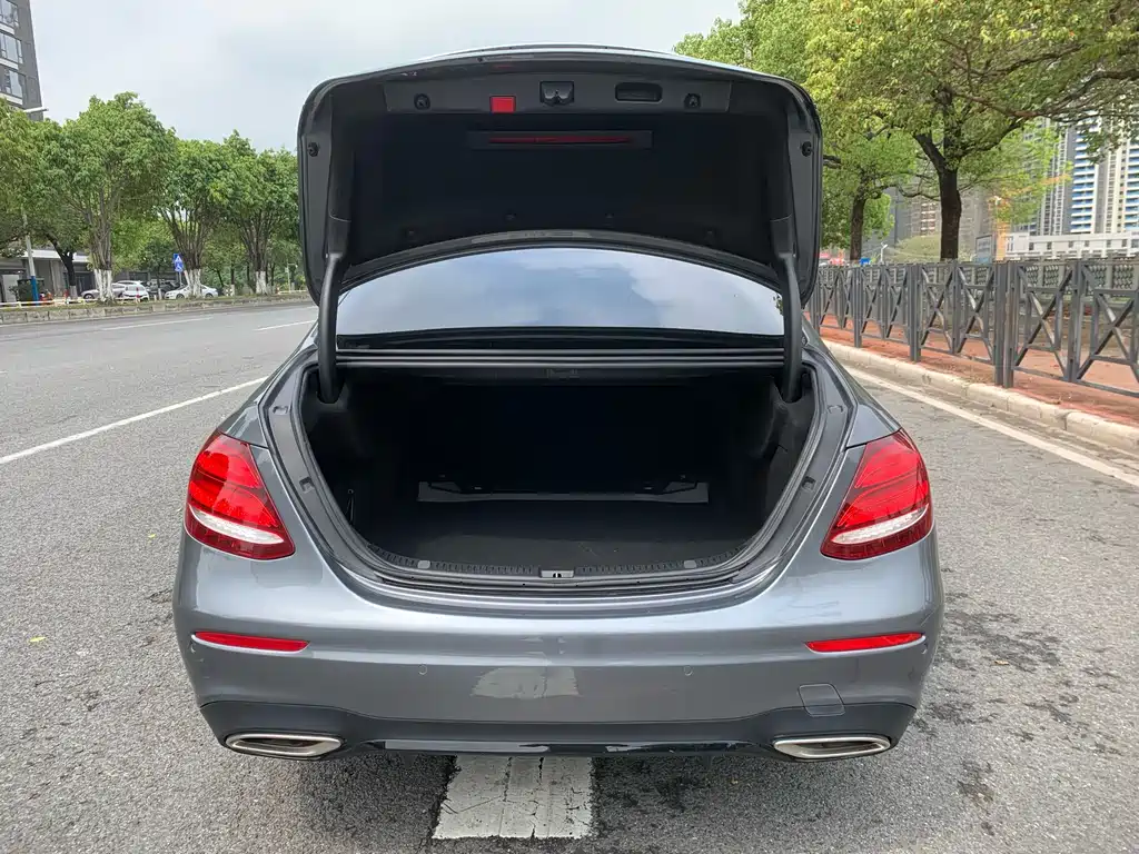 Mercedes-Benz E-Class (Import) — фото 7