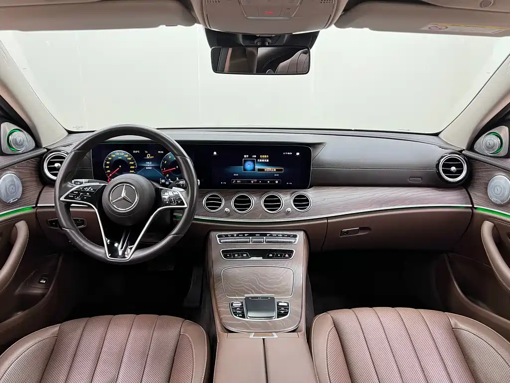Mercedes-Benz E-Class — фото 22
